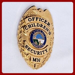 Smith & Warren MN Minnesota Childrens Security Officer Badge Gold Tone State Pin